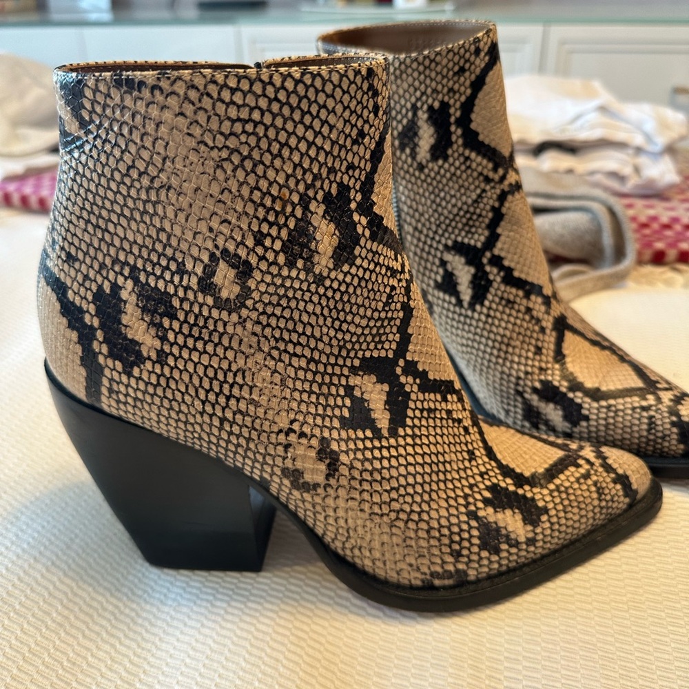 Chloe Rylee blockheel bootie - Picture 2 of 4